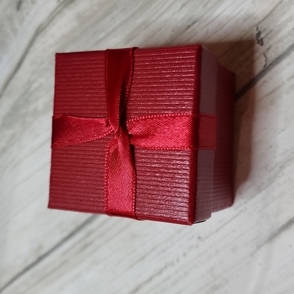 2005 Avon Multi-Marquise May Birthstone Ring - Picture 3 of 7